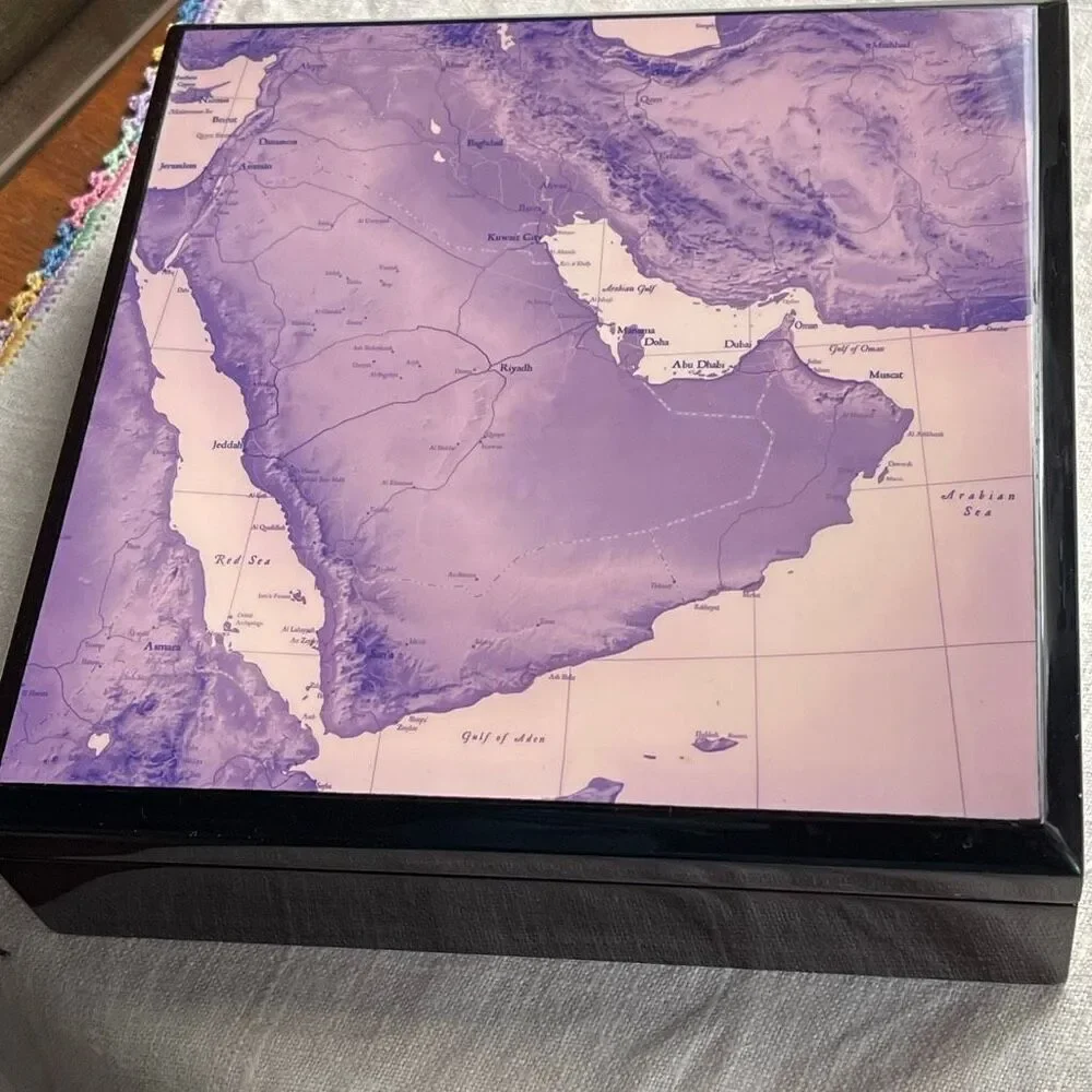 Bateel Arabian Peninsula Illustrated Lacquered Hinge Lidded Box.